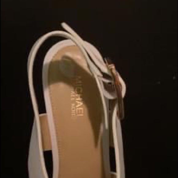 New with tags Micheal kors size 6 regular price $120 yours today for $80 - Picture 2 of 5